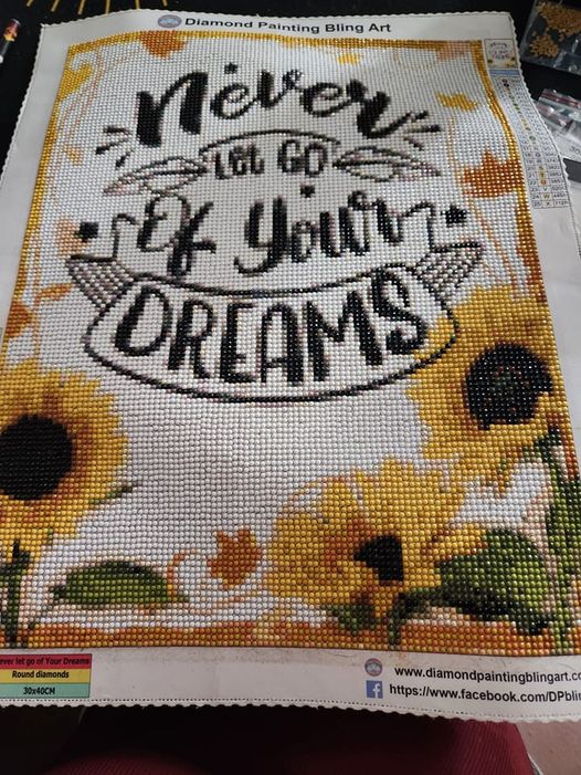 Never Let Go of Your Dreams - Diamond Painting Bling Art